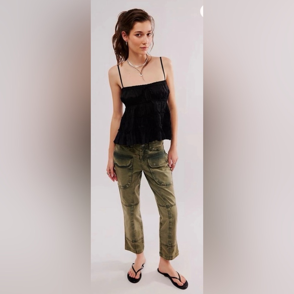 NWT. Free People We The Free Hot In It Moto Pants. Army Green. Size 6 - Picture 3 of 7